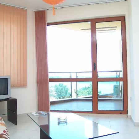 Apartment съни бей
