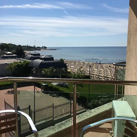 Apartment съни бей *